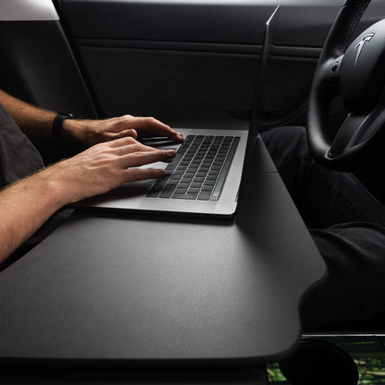 Mobiler Arbeitstisch "TesmeX" für das Tesla Model 3/Y